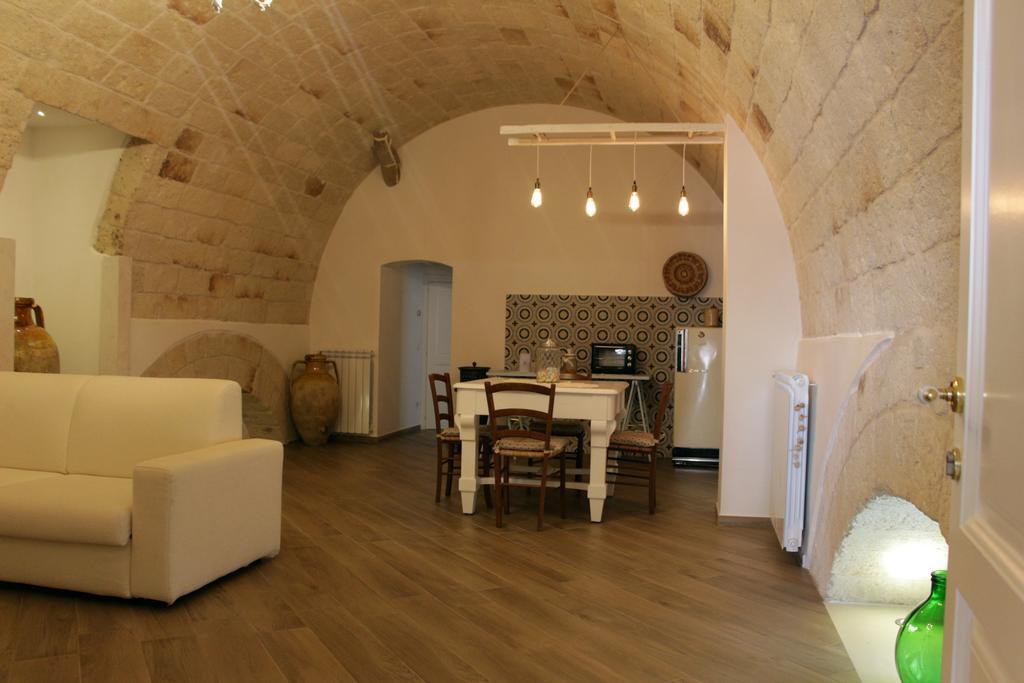 Palazzo Manfredi - Bed And Breakfast Monopoli Bagian luar foto