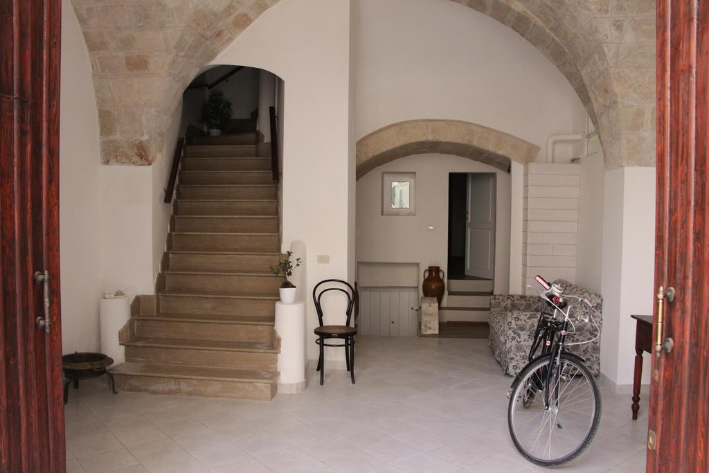 Palazzo Manfredi - Bed And Breakfast Monopoli Bagian luar foto