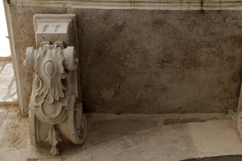 Palazzo Manfredi - Bed And Breakfast Monopoli Bagian luar foto